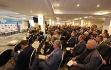 Фото 6: Учасники конференції «Угода мерів» у Львові оплесками подякували Президенту за те, що він не підписав закон 5655