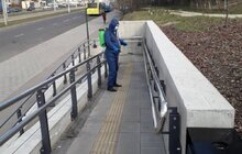 Фото 43: Комунальні служби дезінфікують місто: миють вулиці, тротуари, зупинки транспорту, сходові клітки будинків