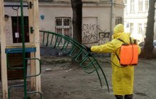 Фото 69: На території Львова проводять миття і дезінфекцію дитячих майданчиків
