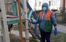 Фото 30: Комунальні служби дезінфікують місто: миють вулиці, тротуари, зупинки транспорту, сходові клітки будинків