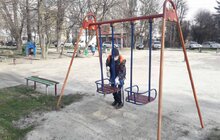Фото 35: Комунальні служби дезінфікують місто: миють вулиці, тротуари, зупинки транспорту, сходові клітки будинків