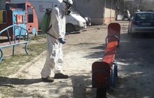 Фото 75: Комунальні служби дезінфікують місто: миють вулиці, тротуари, зупинки транспорту, сходові клітки будинків