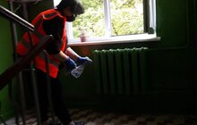 Фото 25: Комунальні служби продовжують миття міста