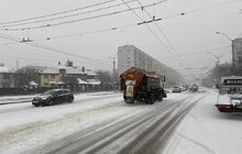 Фото 7: На вулицях Львова працює більше 50 одиниць снігоприбиральної техніки