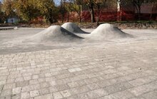 Фото 2: На вул. Панча тривають роботи із облаштування громадського простору та озера