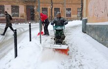 Фото 70: Для посипання доріг від ожеледиці минулої доби використано 527 м3 піскосуміші та 186 м3 солі