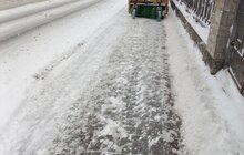 Фото 72: Для посипання доріг від ожеледиці минулої доби використано 527 м3 піскосуміші та 186 м3 солі