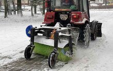 Фото 24: Комунальна техніка і двірники працюють на вулицях міста