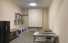 Фото 1: Для мешканців одного з прихистків у Львові облаштували сучасний кухонний блок