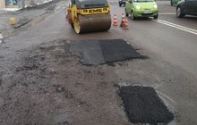 Фото 3: ШРП Львова працюють над ліквідацією аварійної ямковості на дорогах