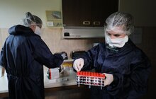 Фото 1: У Львові на COVID-19 розпочали тестувати освітян, які працюватимуть під час ЗНО