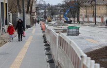 Фото 4: ІІ етап ремонту вул. Шевченка: підрядник стелить бруківку і облаштовує хідники