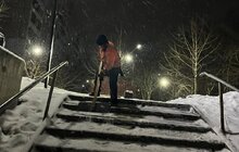 Фото 6: Львів очищають від снігу: вночі працювало 87 прибиральних машин, зранку задіяли ще 12 рейдерів і 63 мотощітки