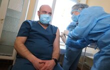 Фото 7: Сьогодні 79 медиків 8-ї міської лікарні Львова отримають щеплення від COVID