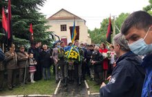 Фото 1: У Зашкові урочисто відзначили 130-ту річницю з дня народження Євгена Коновальця
