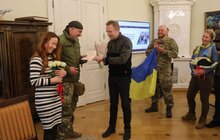 Фото 3: У львівській Ратуші одружилися військовий та волонтерка