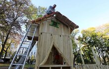 Фото 8: У парку Франка почали встановлювати унікальну ігрову зону «Лис Микита»