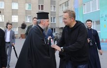 Фото 12: Митрополит Епіфаній відвідав поранених українців у лікарні святого Пантелеймона у Львові