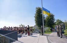 Фото 7: На Меморіалі Героїв Небесної Сотні курсанти Ліцею Героїв Крут урочисто підняли національний стяг