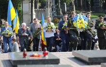 Фото 6: У Львові на Личакові вшанували Героїв України