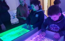 Фото 7: Для діток з Центру соціальної підтримки провели заняття з пісочної анімації 
