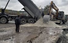 Фото 2: На вул. Патона ремонтні бригади замінили ділянку аварійної каналізаційної мережі