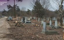 Фото 5: У Львові прибирають діючі цвинтарі: із Голосківського кладовища вивезли 10 вантажівок сміття