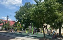 Фото 4: У Львові у співпраці з підприємцями облаштували новий сучасний дитячий майданчик