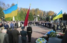 Фото 12: До 100-річчя ЗУНР у Львові помолились біля могил Героїв