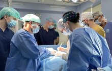 Фото 1: У Львові лікарі врятували семимісячну дівчинку з велетенською кістою легень