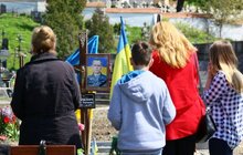 Фото 22: На Личакові помолились на могилах бійців АТО