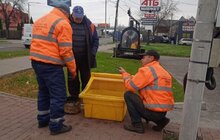 Фото 2: На вулицях Львова встановлюють ємності для піскосуміші, щоб оперативно реагувати на ожеледицю