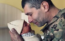Фото 4: Десять років мріяли про дитину: в лікарні святої Анни у захисника народилась донечка