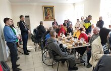Фото 3: Для тих, хто не має дому: у притулку на вул. Кирилівській організували святковий сніданок