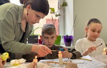Фото 14: У Львові діти захисників писали писанки воїнам, які зараз на лікуванні