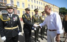 Фото 6: Вітаючи випускників Академії сухопутних військ, Андрій Садовий запропонував вже впровадити стандарти НАТО в Україні