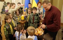 Фото 1: Пластуни передали громаді Львова Вифлеємський вогонь миру