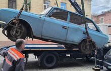 Фото 1: З вулиць Львова уже прибрали понад 80 покинутих авто: цього тижня евакуювали ще шість
