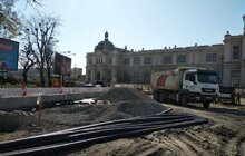 Фото 11: Реконструкція пл. Двірцевої: 70% інженерних мереж вже замінені