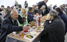Фото 8: «Оселя» організувала Великодній сніданок для потребуючих