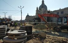 Фото 18: Реконструкція пл. Двірцевої: 70% інженерних мереж вже замінені