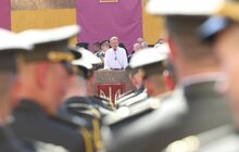 Фото 9: Вітаючи випускників Академії сухопутних військ, Андрій Садовий запропонував вже впровадити стандарти НАТО в Україні