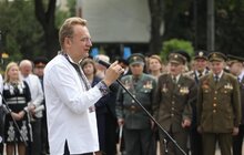 Фото 13: У День Героїв у Львові поклали квіти до пам’ятника Степану Бандері та інших захисників України