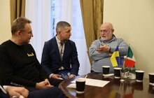 Фото 2: Один із найвідоміших італійських хірургів допомагає лікувати поранених у Львові