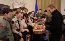Фото 15: Львівські пластуни передали місту Вифлеємський вогонь миру