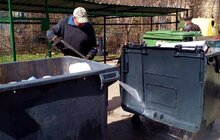 Фото 16: У Львові миють і ремонтують контейнери для відходів