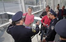 Фото 5: Військовослужбовці внутрішніх військ протестували аеропорт Львова