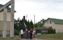 Фото 12: Сьогодні на парафії св. Папи Івана Павла ІІ освятили пам’ятник на його честь
