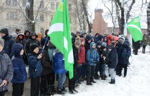 Фото 1: З нагоди відкриття ХХІІІ зимових Олімпійських Ігор у Львові підняли Державний прапор України