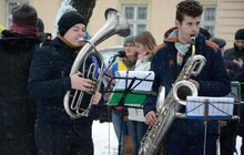 Фото 6: З нагоди відкриття ХХІІІ зимових Олімпійських Ігор у Львові підняли Державний прапор України
